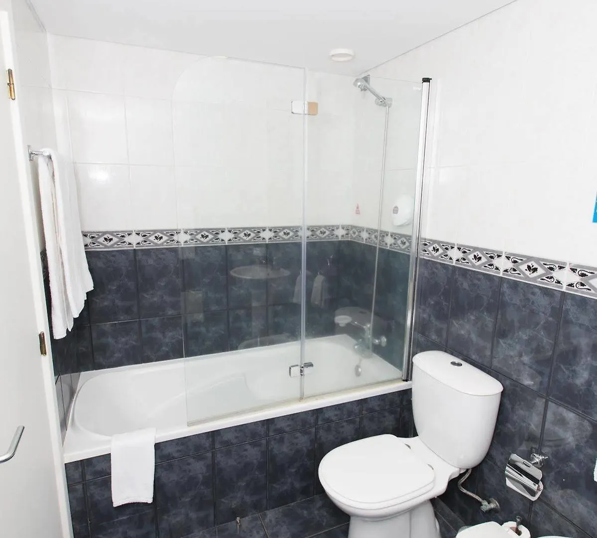 Tarmarplace Jardim do Mar Otel